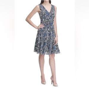 Tommy Hilfiger Navy Blue and White Sleeveless Fit and Flare Knee Length Size 2